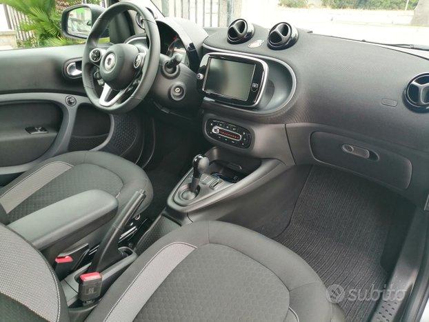 Smart fortwo coupe' eq 60kw passion