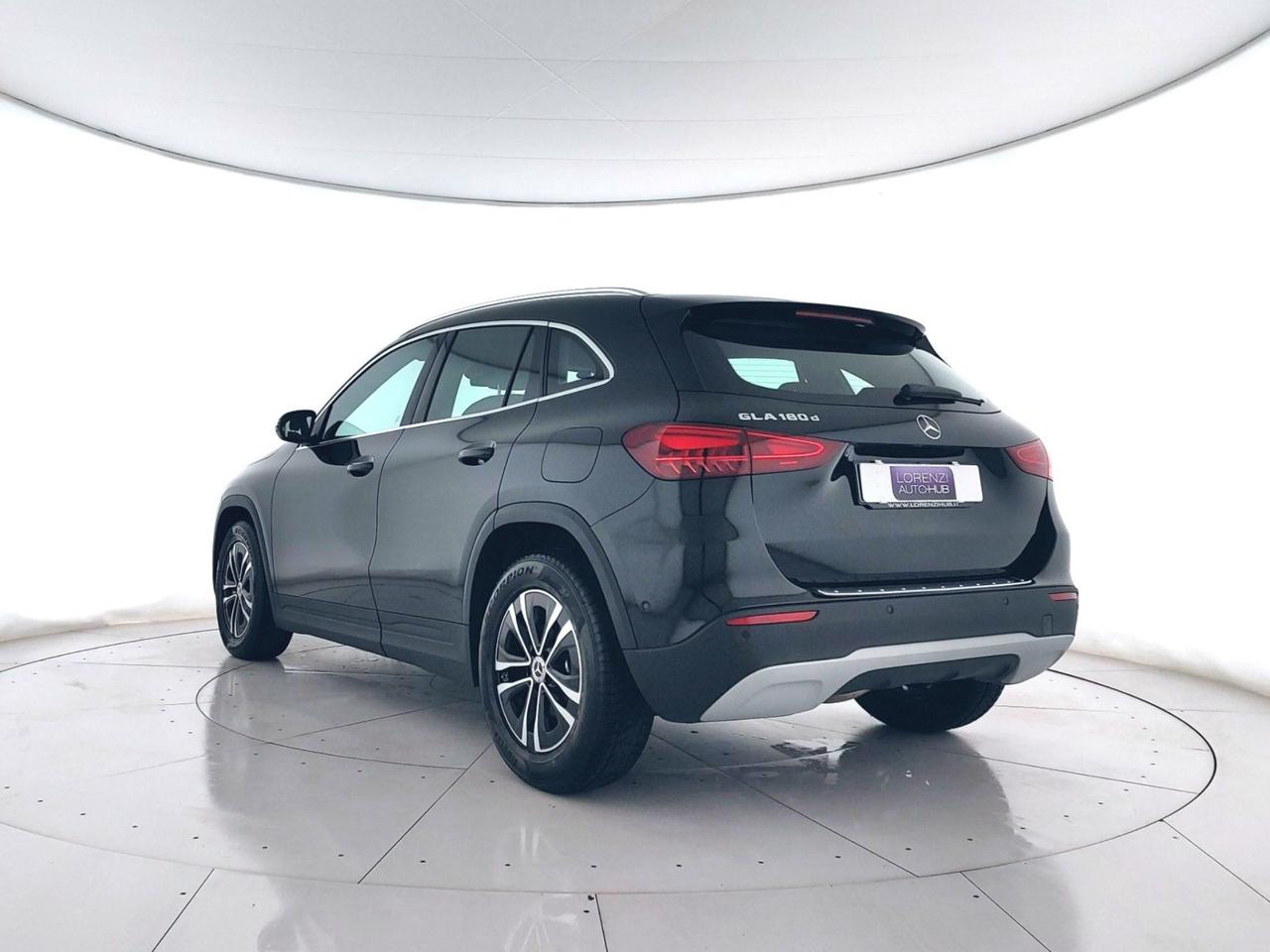 Mercedes-Benz GLA 180 d Advanced auto NEOPATENTATI+CAMERA+LED