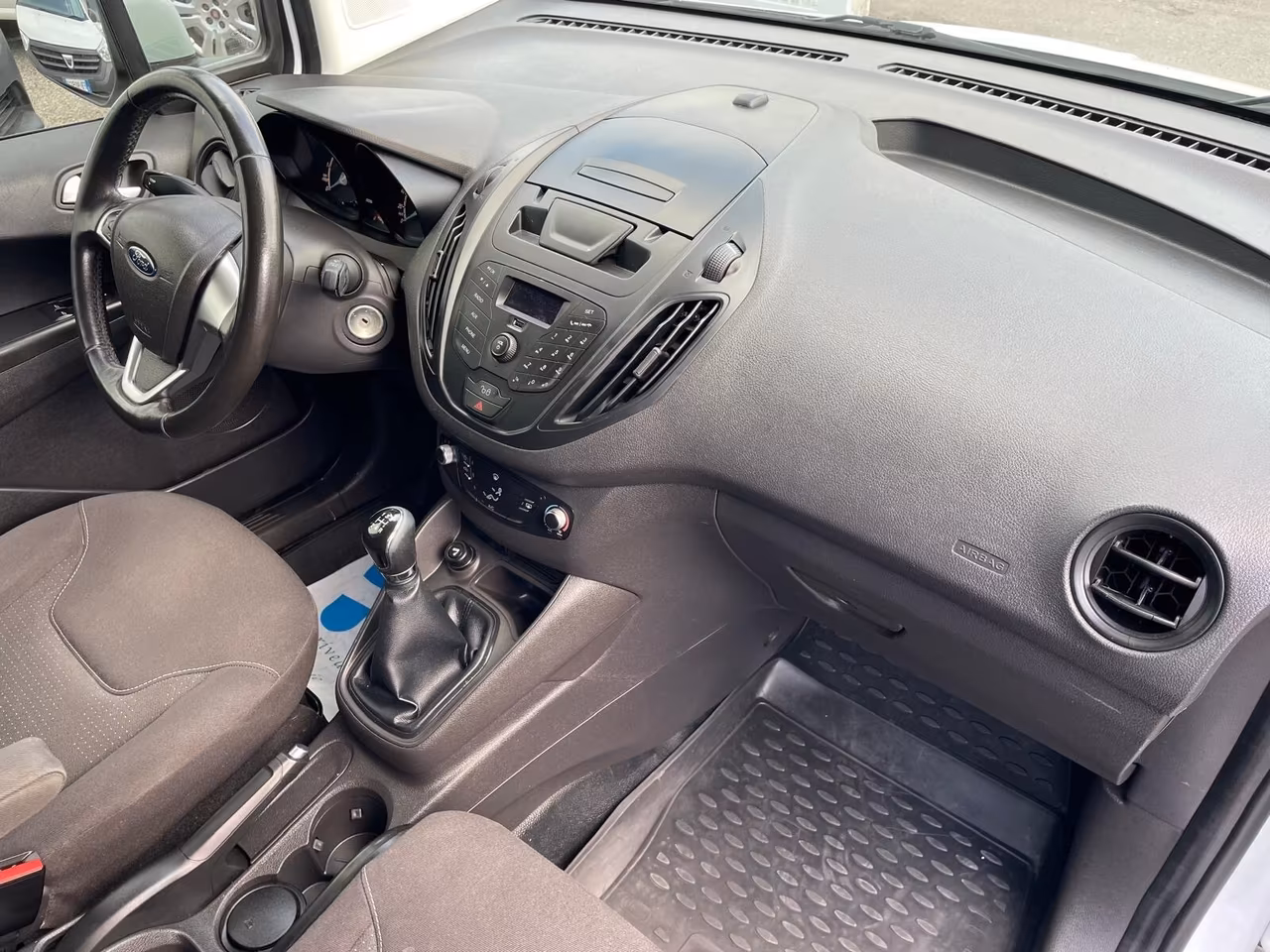 Ford Tourneo Courier 1.5 TDCI 95CV PERFETTO