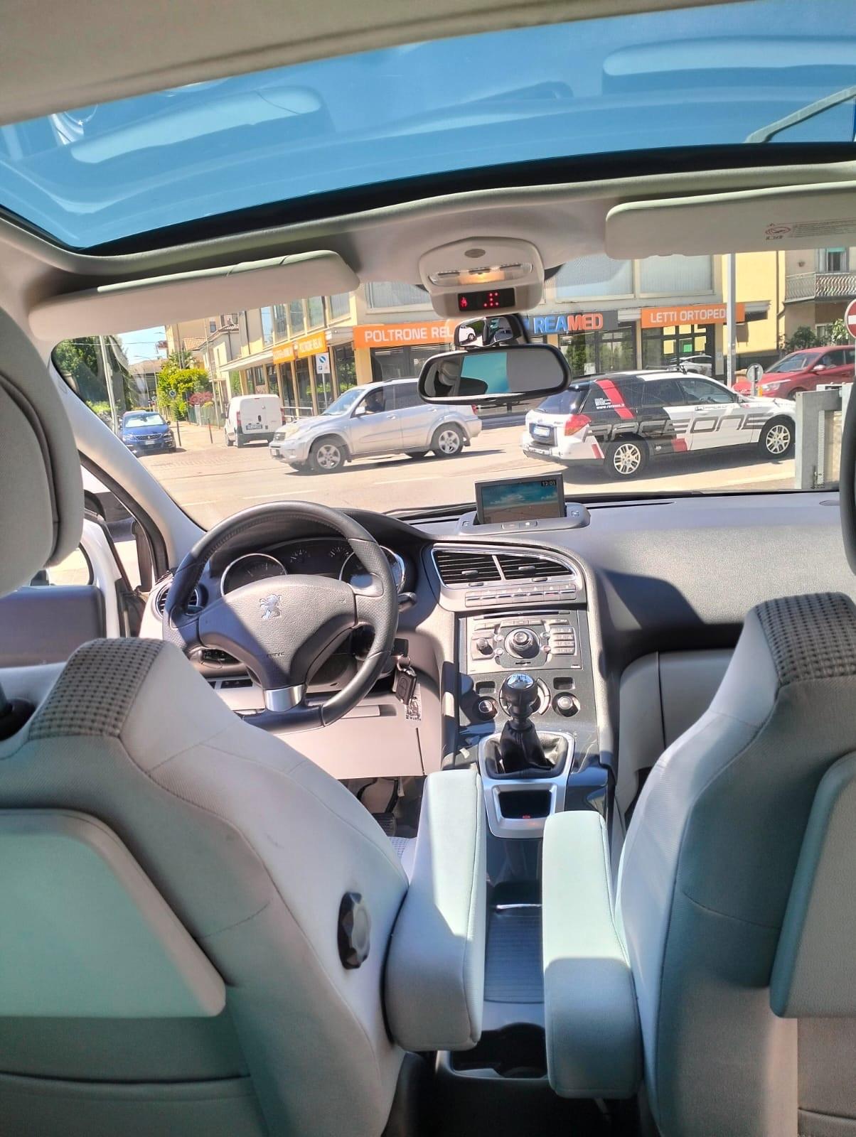 Peugeot 5008 2.0 HDi 150CV Allure 7 POSTI