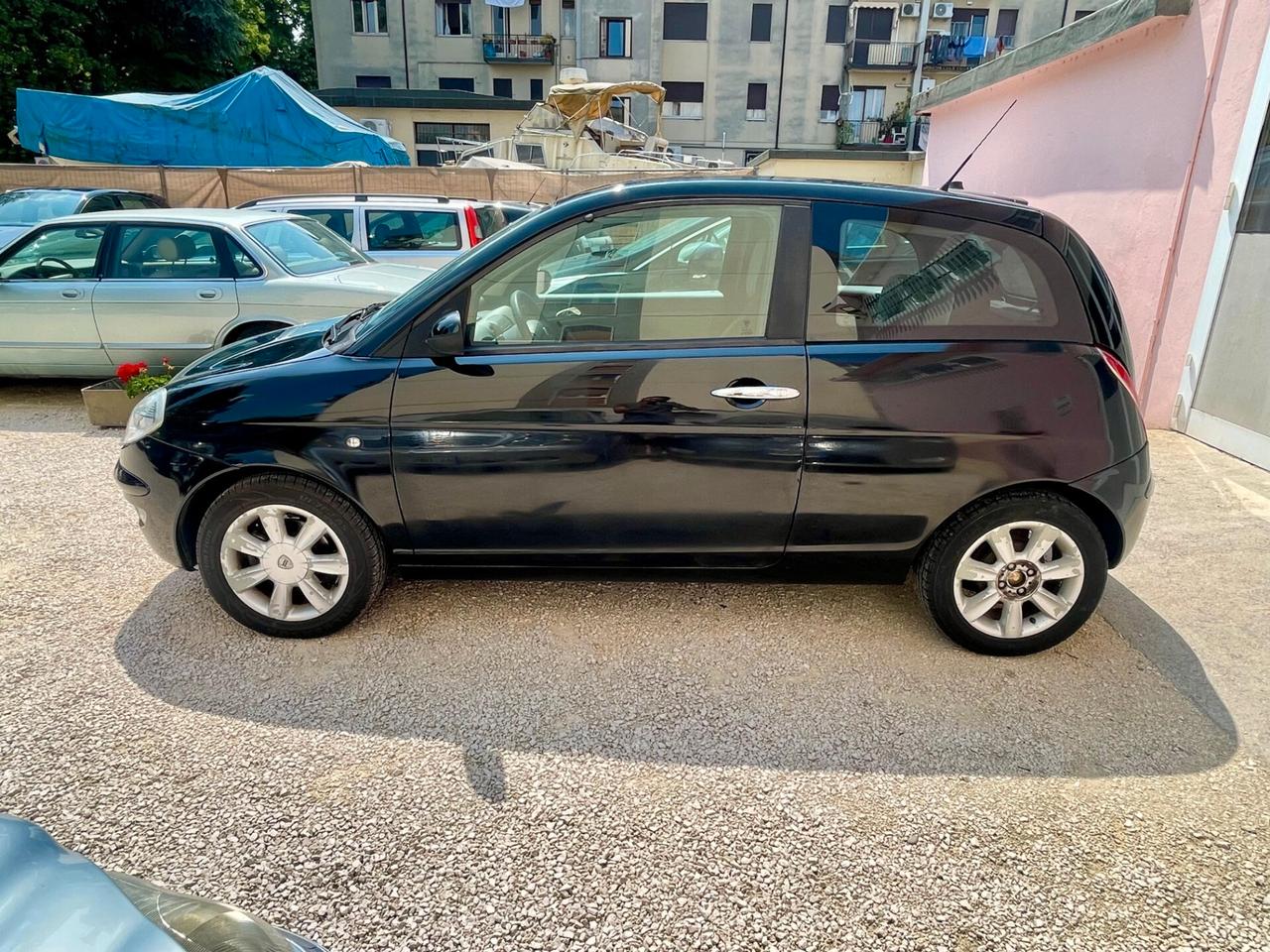 Lancia Ypsilon 1.2 NEOPATENTATI GARANZIA TAGLIANDATA