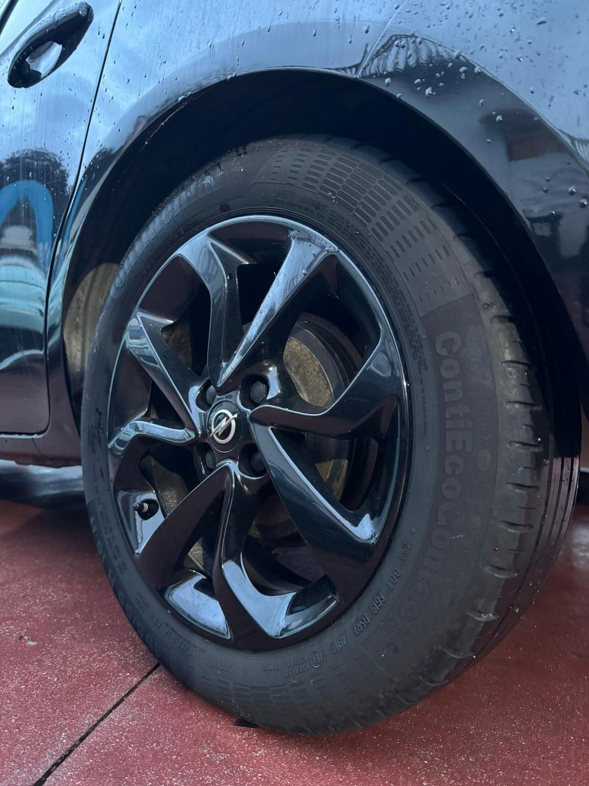 Opel Corsa 1.2 5 porte b-Color