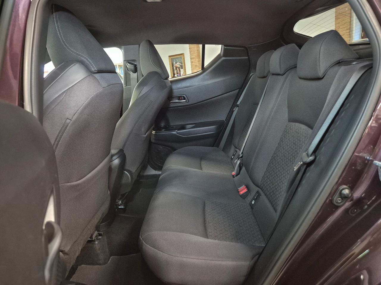 Toyota C-HR 1.8 Hybrid E-CVT Lounge