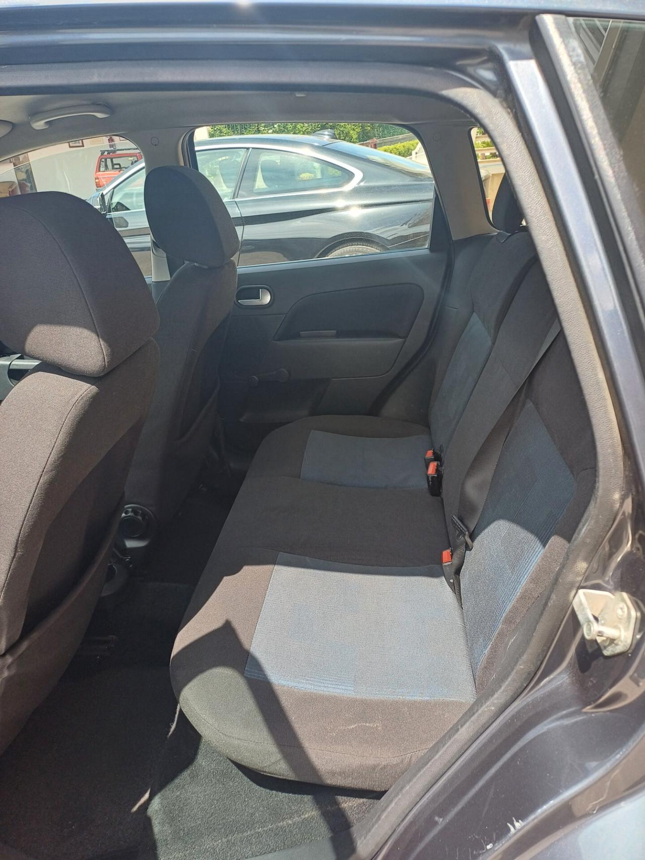 Ford Fiesta 1.4 TDCi 5p. Ghia