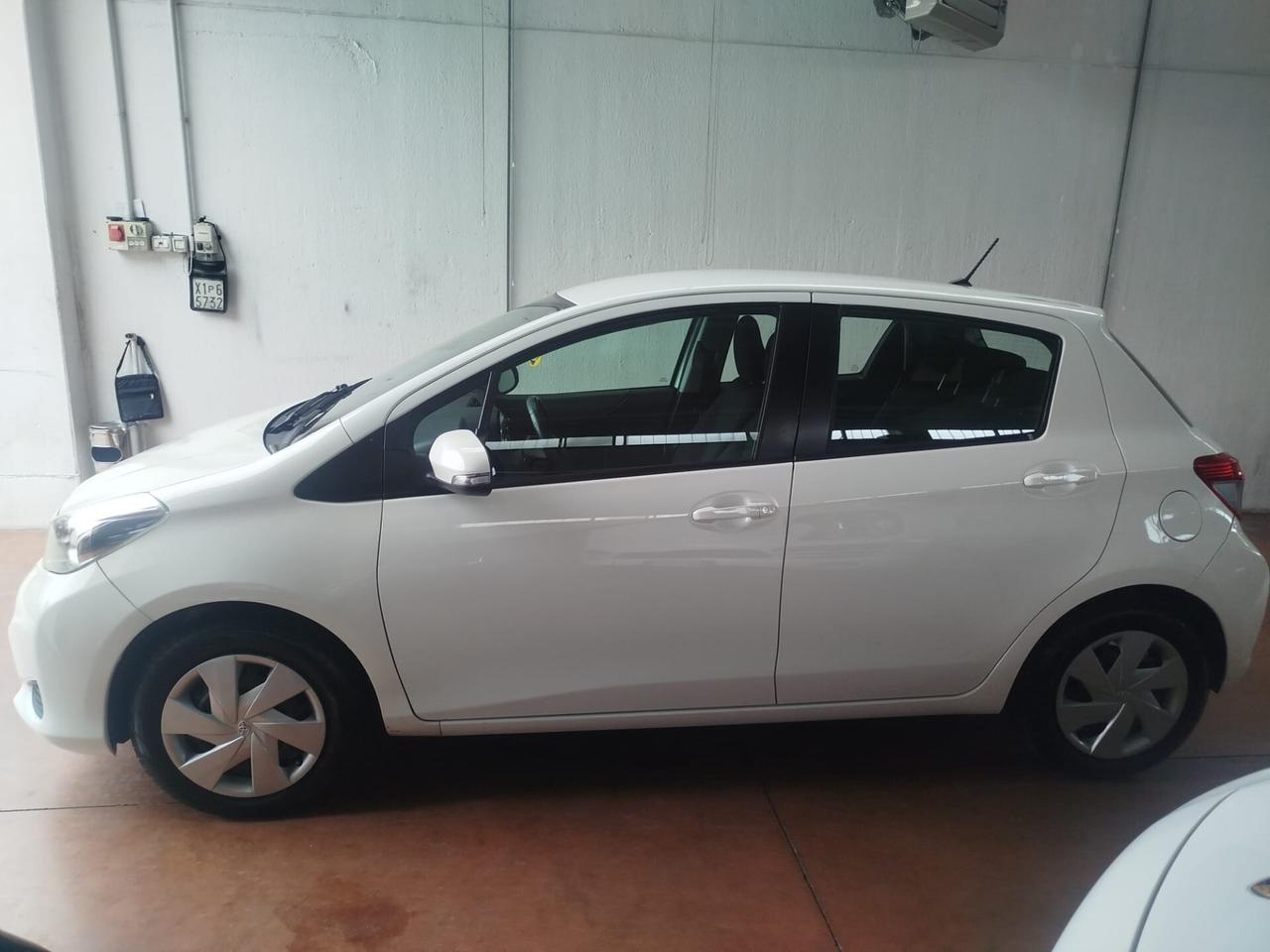Toyota Yaris 1.0 5 porte Active