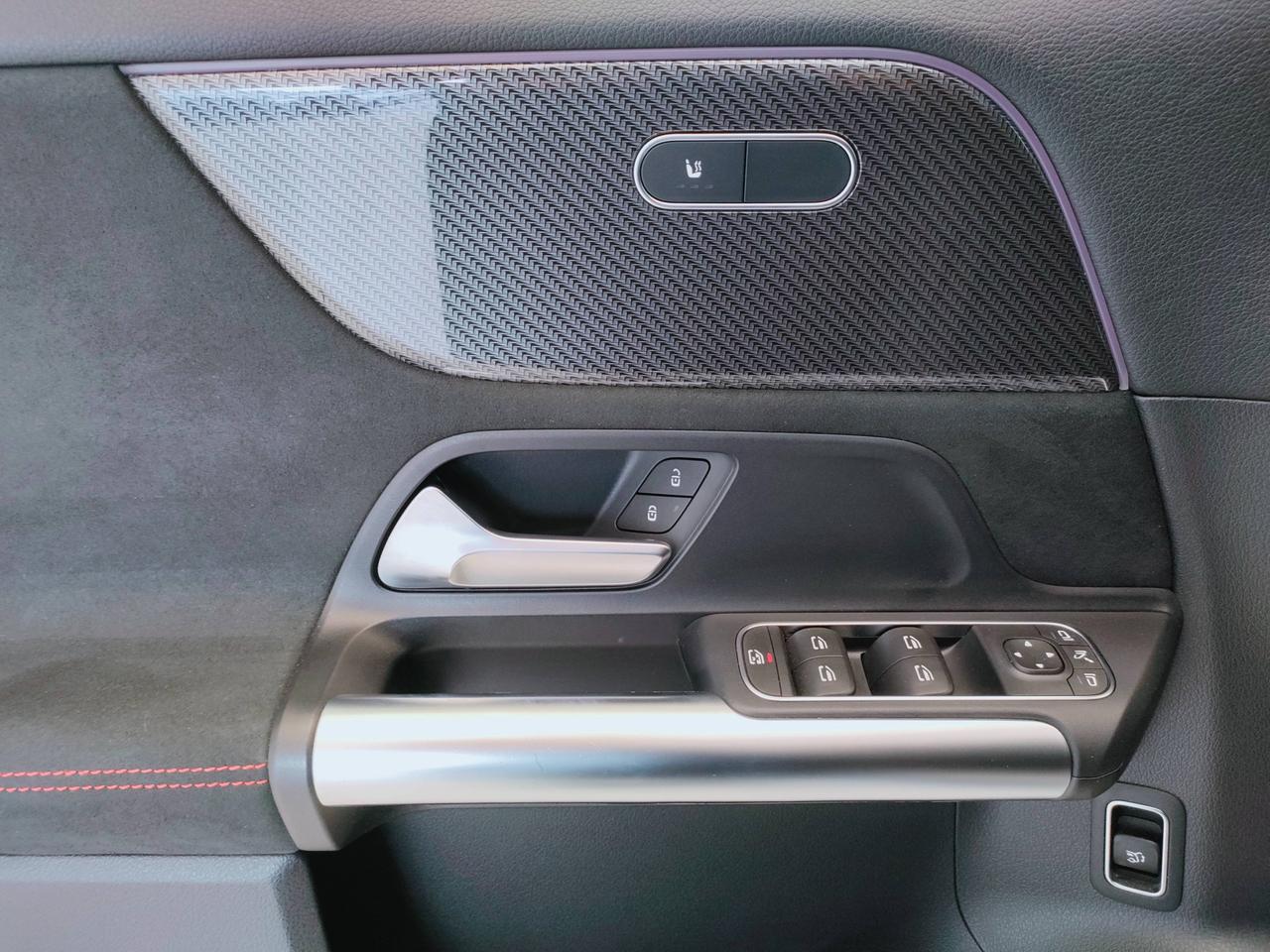 Mercedes-Benz GLA-H247 2023 - GLA 200 d AMG Line Premium auto