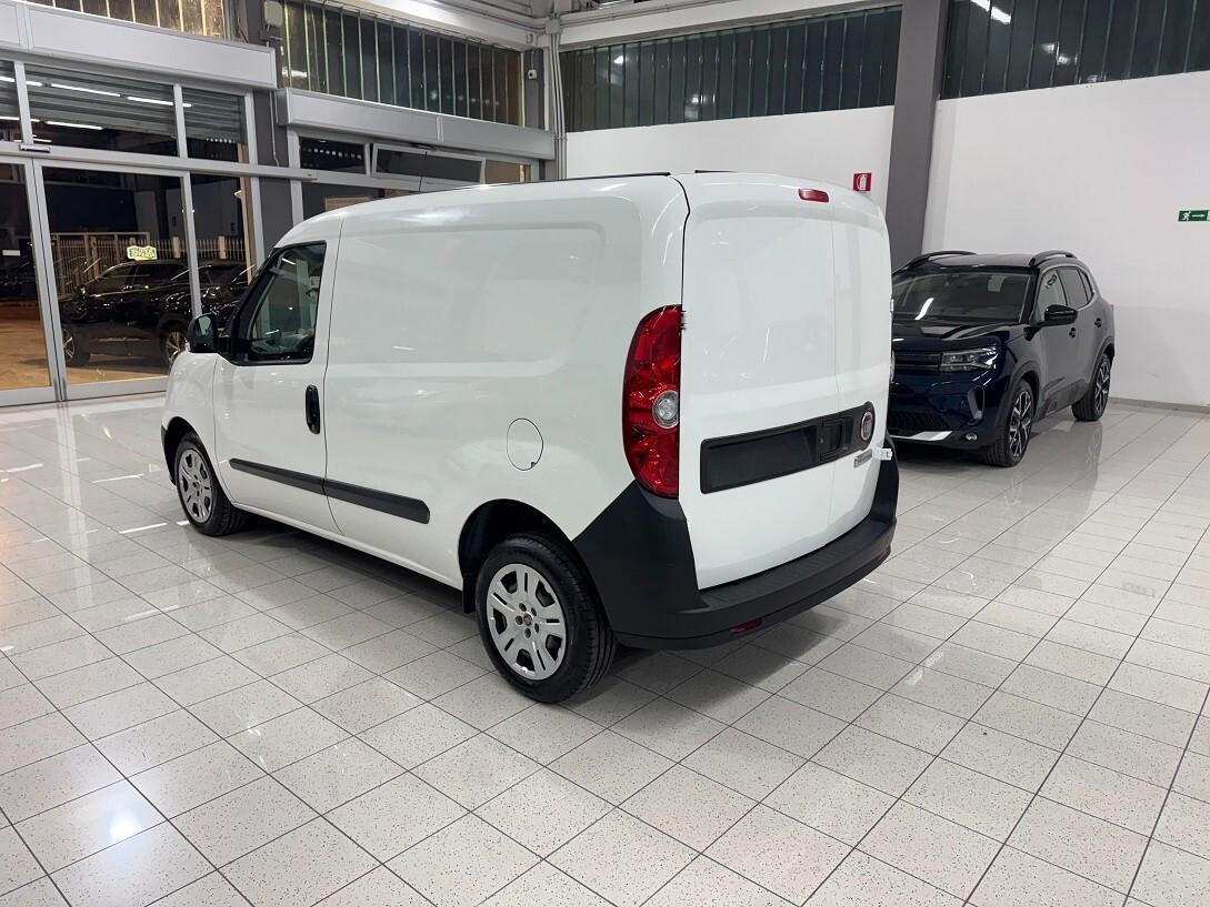 Doblò 1.6 MJT Lounge PORTA LATERALE PARI NUOVO!!!!!