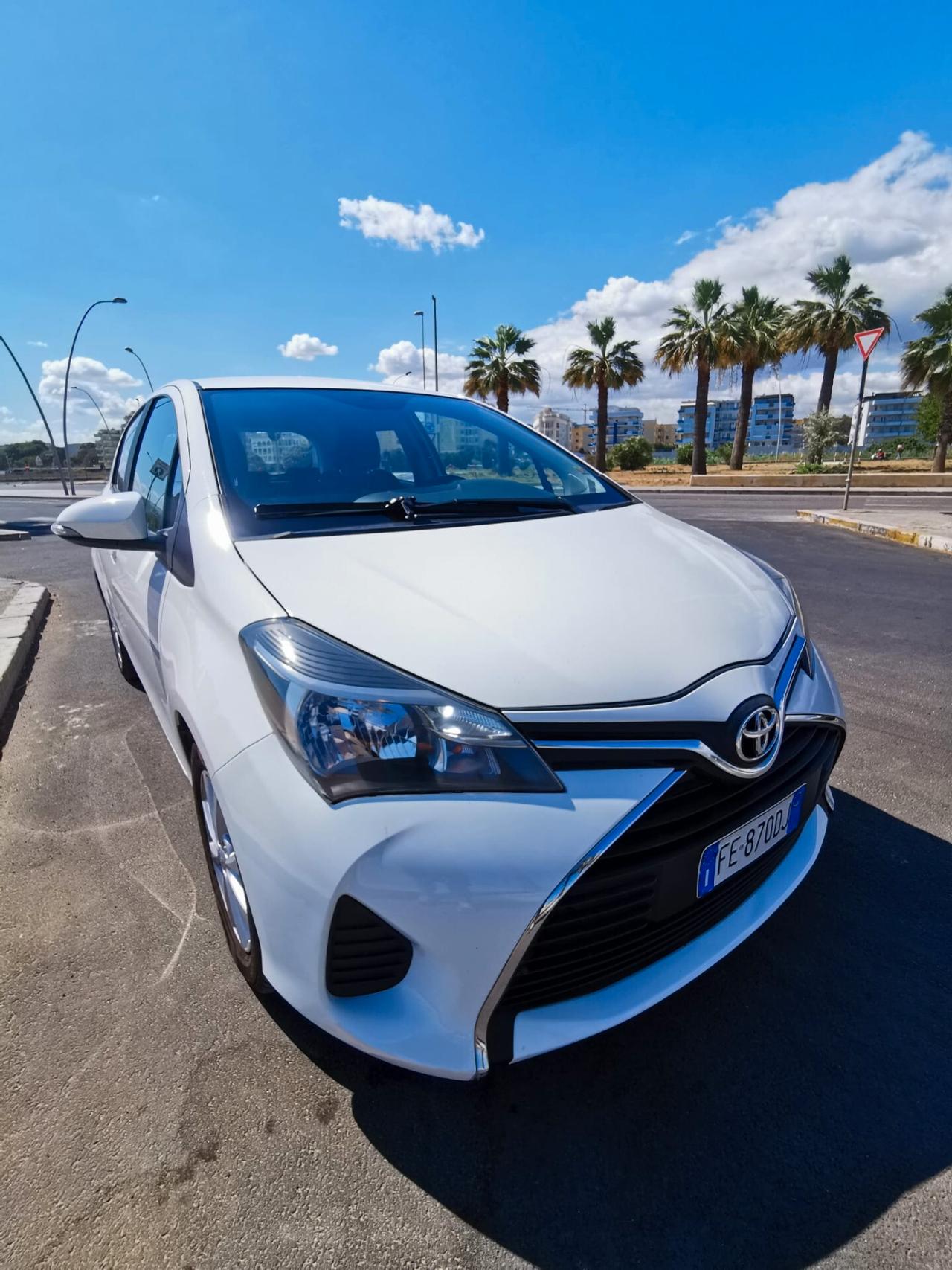 Toyota Yaris 1.4 D-4D 5 porte Lounge 2016
