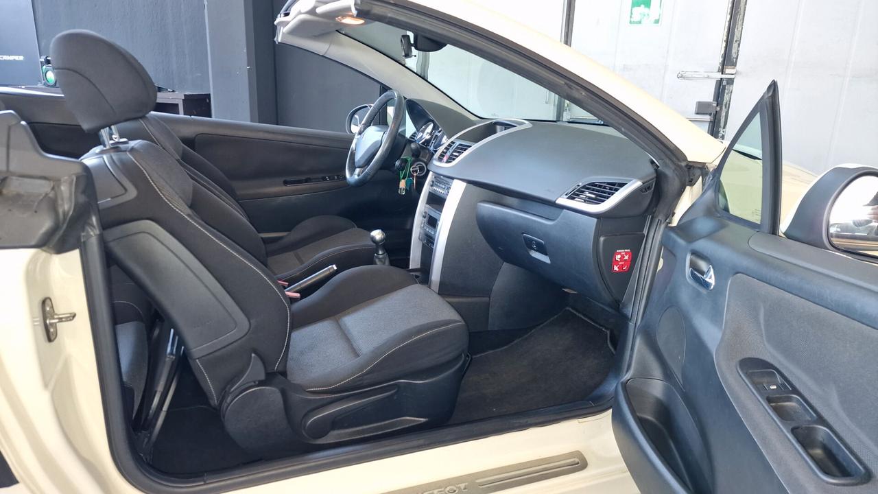Peugeot 207 1.6 VTi 120CV CC Féline