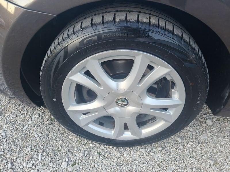 Alfa Romeo MiTo MiTo 1.3 JTDm-2 95 CV S&S Distinctive Sport Pack