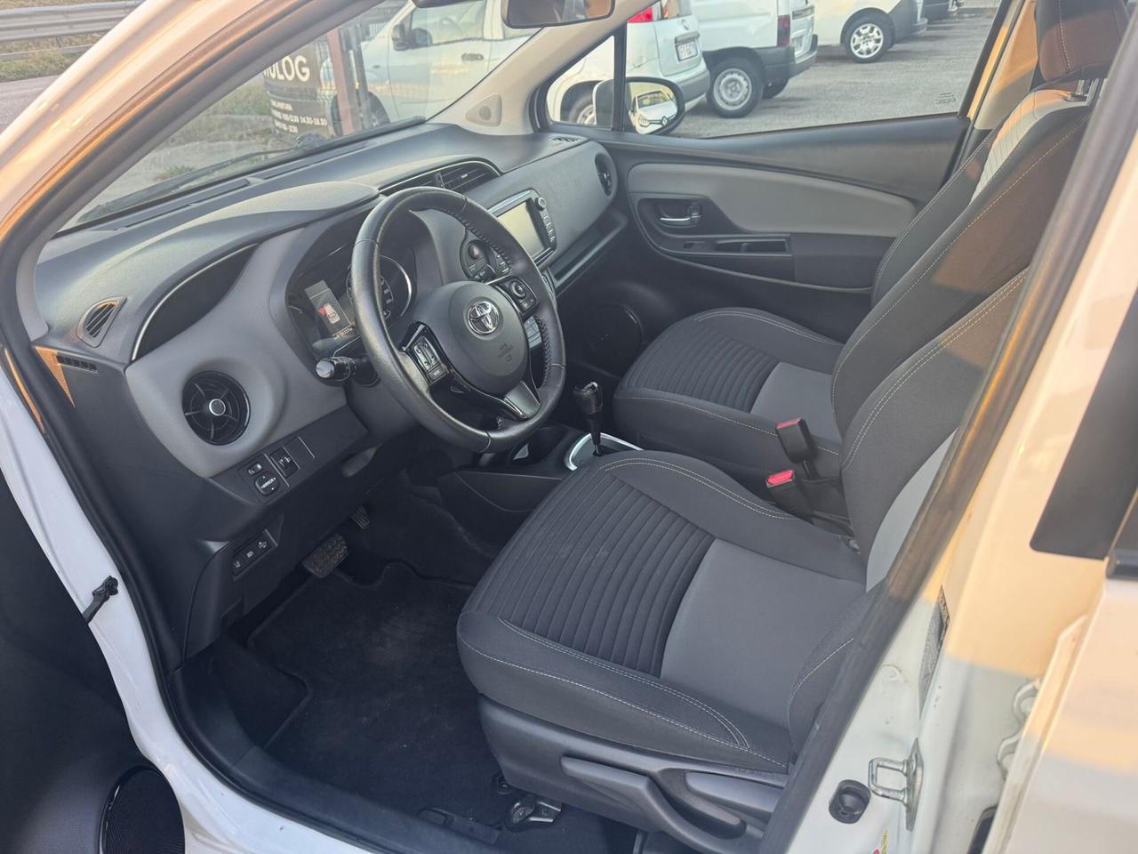 Toyota Yaris 1.5 Hybrid 5 porte Active