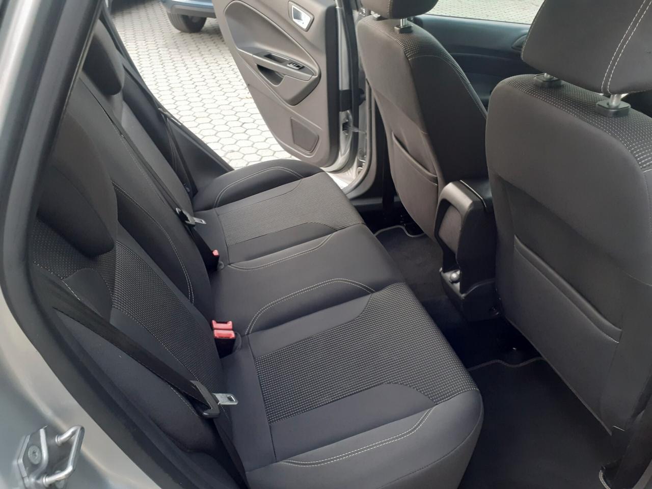 Ford Fiesta 1.5 TDCi 75CV 5 porte Titanium