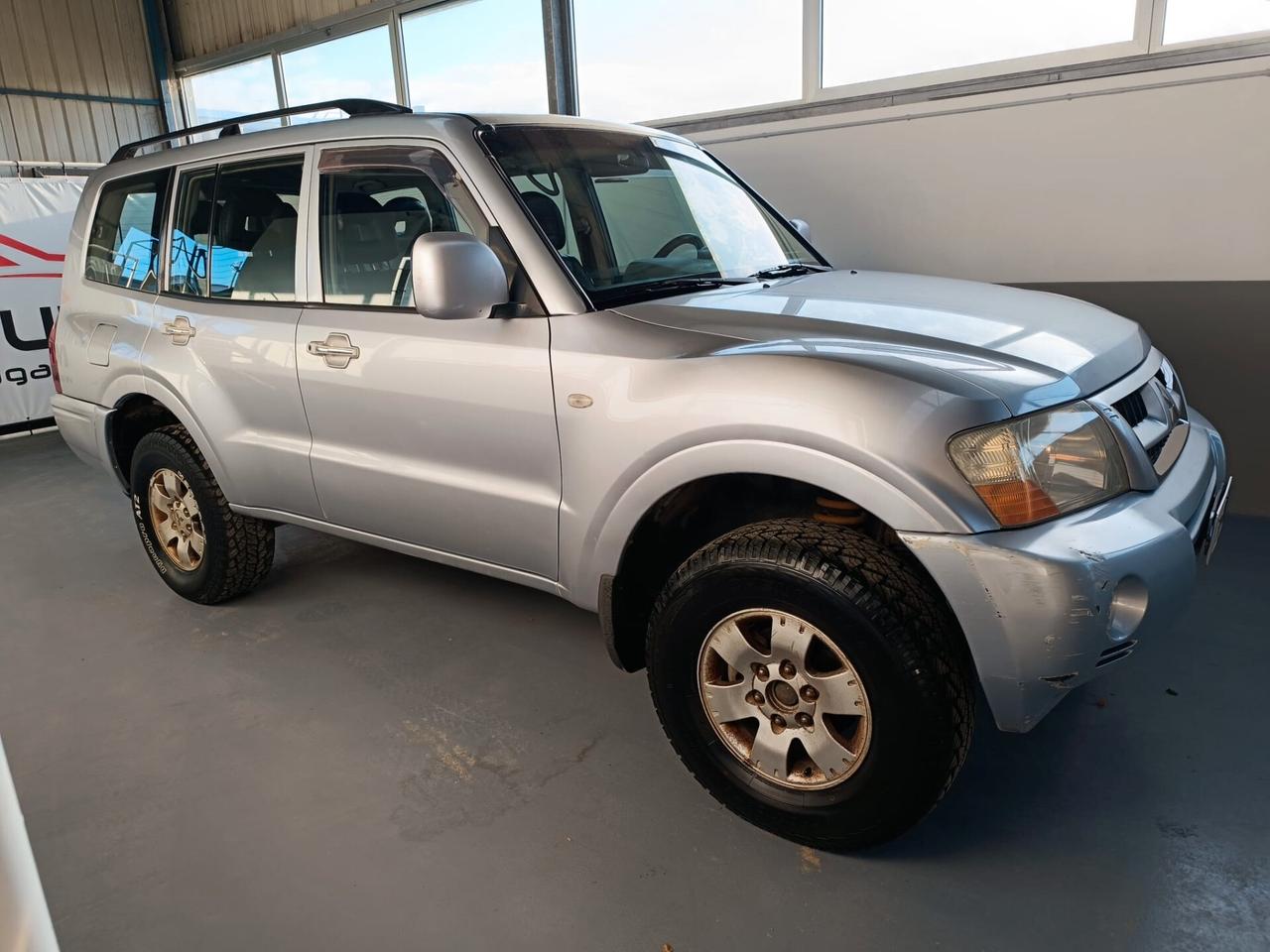 Mitsubishi Pajero 3.2 16V DI-D 5p. Instyle - 7 POSTI - ASI