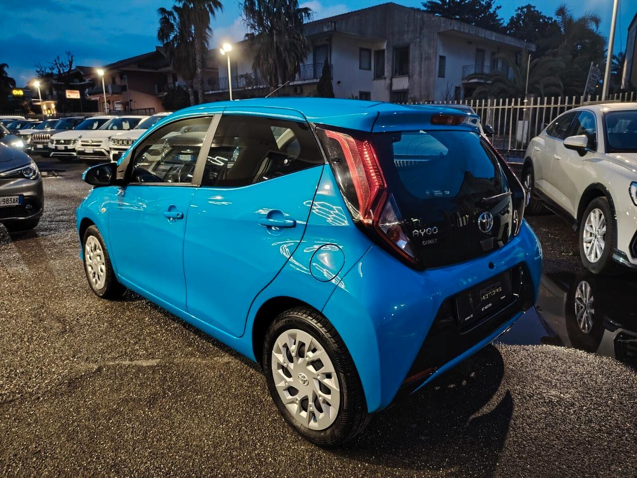 Toyota Aygo Connect 1.0 VVT-i 72 CV 5 porte