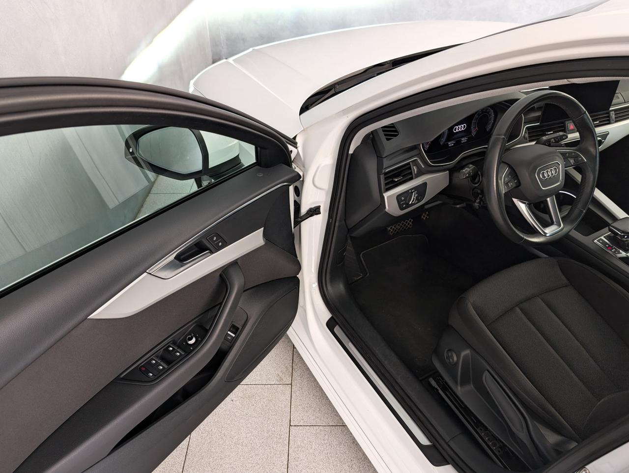 Audi A4 30 TDI MHEV 136cv S-tronic Business Advanced
