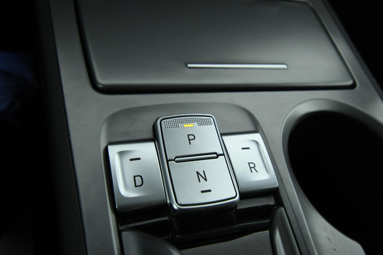 HYUNDAI Kona 64 kWh EV Xclass FULL LED+ACC+HEAD-UP+CAMERA+APP CONNECT