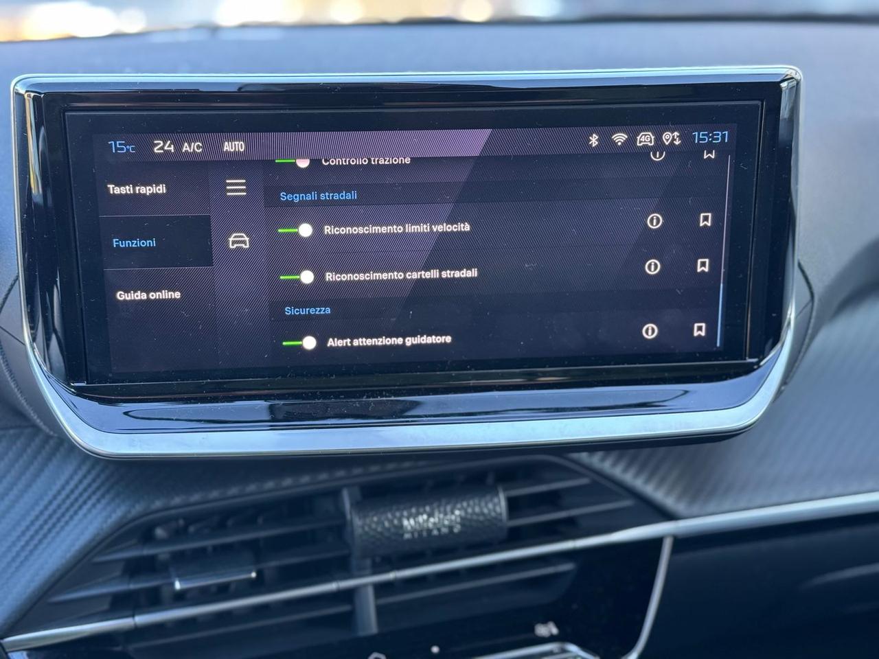 Peugeot 2008 Allure 1.2 PureTech 100 #9335