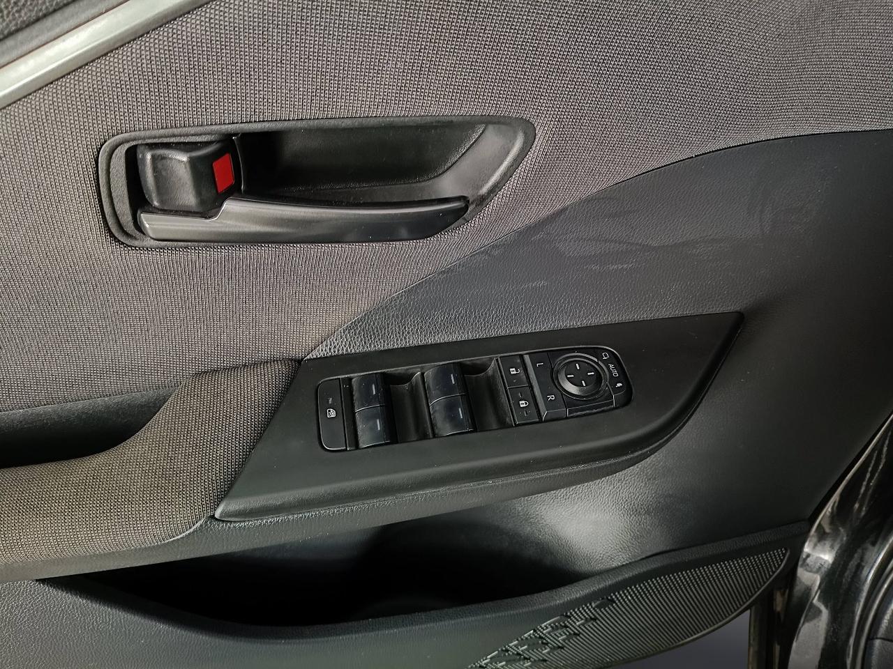 TOYOTA C-HR II 2023 - C-HR 1.8 hev Trend fwd e-cvt