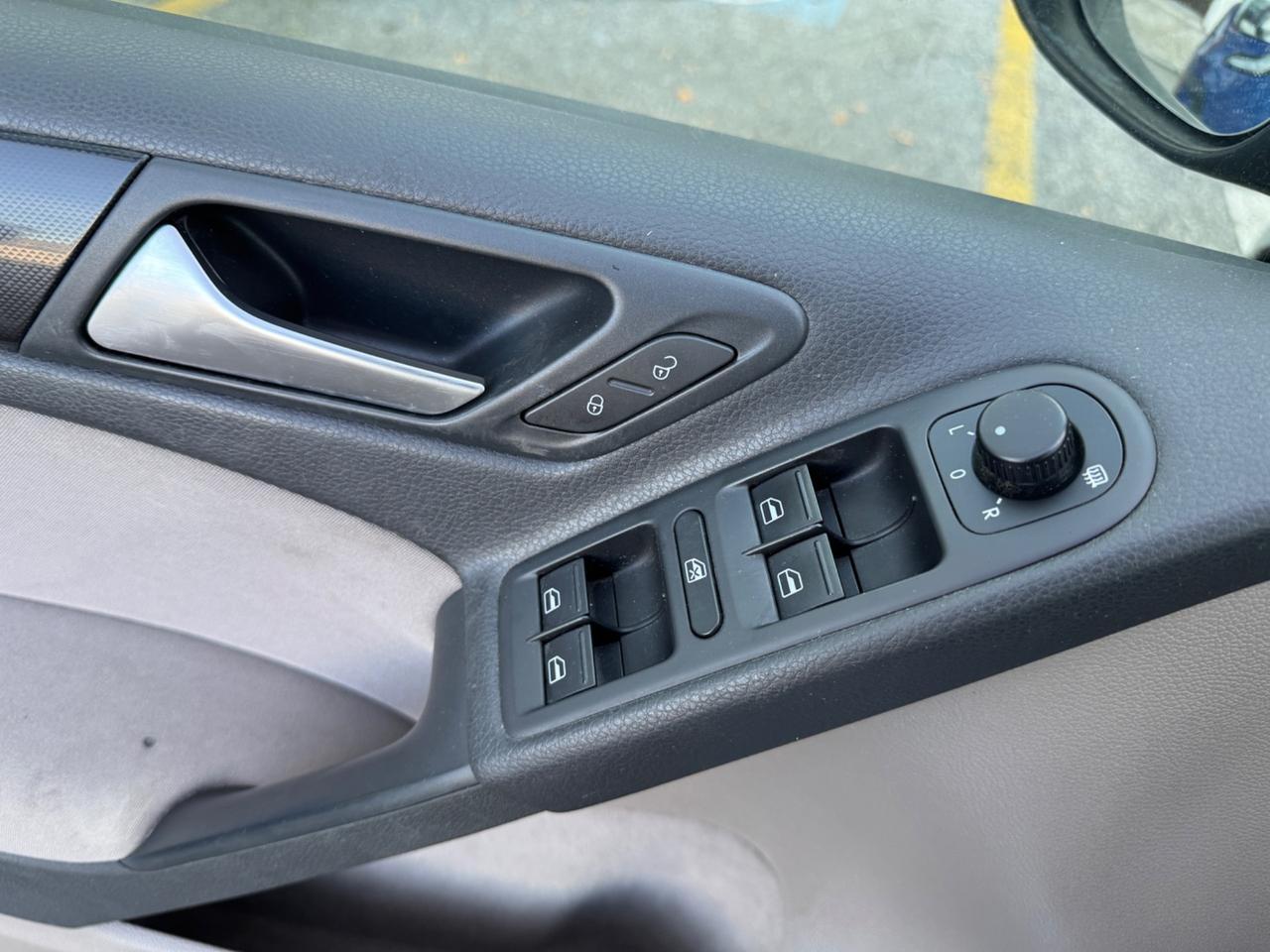 Volkswagen Golf 1.6 TDI Comfortline 2011