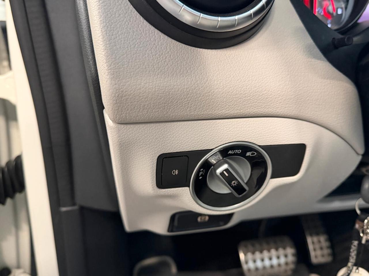 MERCEDES CLA 220D SHOOTING BRAKE PREMIUM 2.2 177CV TETTO PELLE NAVI ANNO 2016