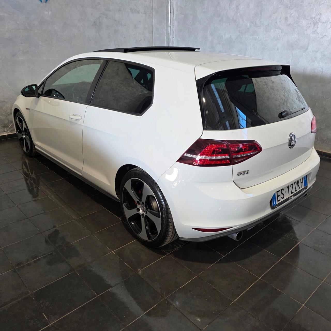 Volkswagen Golf GTI 2.0 TFSI