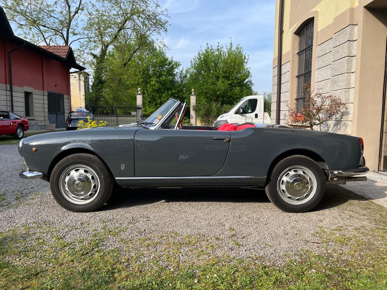 Alfa Romeo Giulia Spider