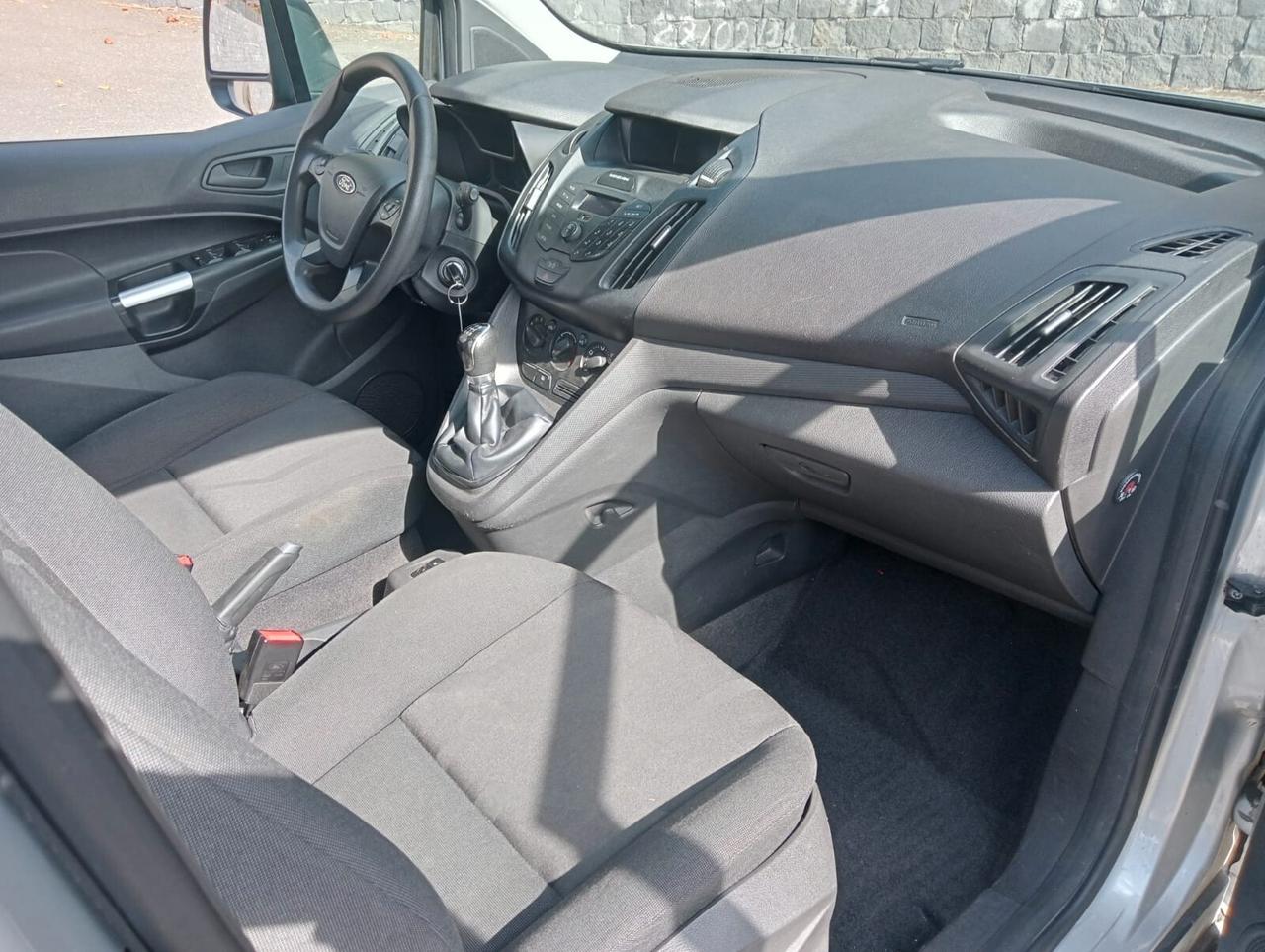 Ford Tourneo Connect Pianale ribassato con rampa disabili in carrozzina