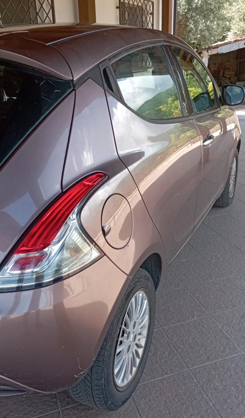 Lancia Ypsilon 1.2 69 CV benzina