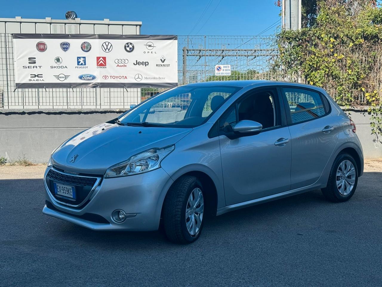 Peugeot 208 1.4 HDi 68 CV 5 porte Allure