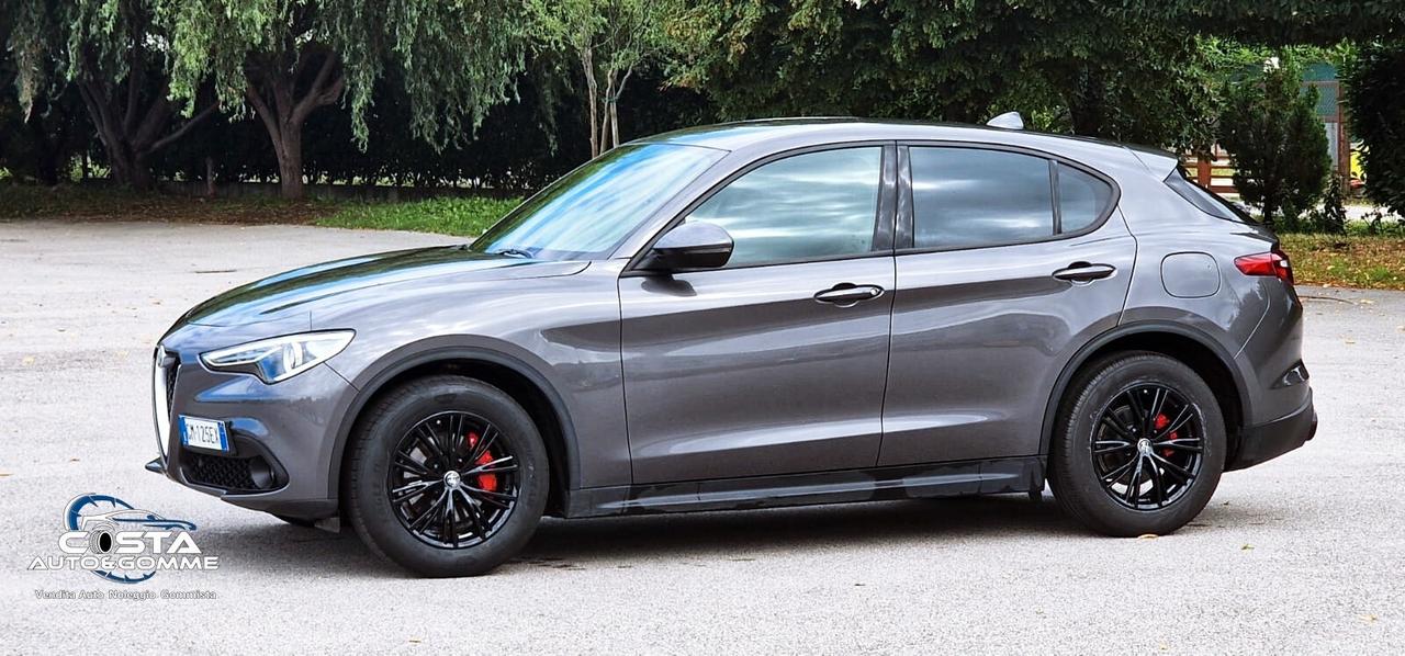 Alfa Romeo Stelvio 2.2 Turbodiesel 160 CV AT8 RWD