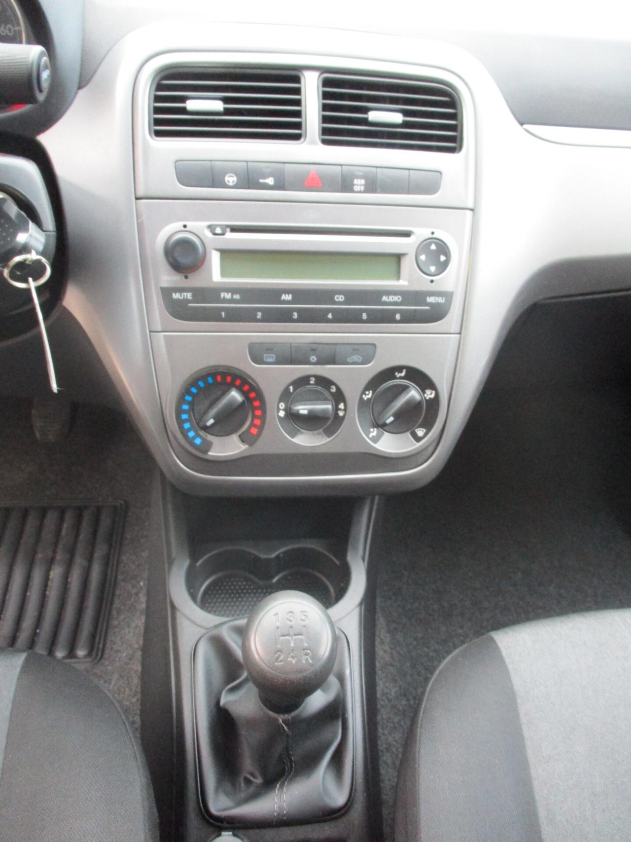 Fiat PUNTO 7 van 1.3 mjt 16v Pop 75cv 4posti Punto 7 van 1.3 mjt 16v Pop 75cv 4posti