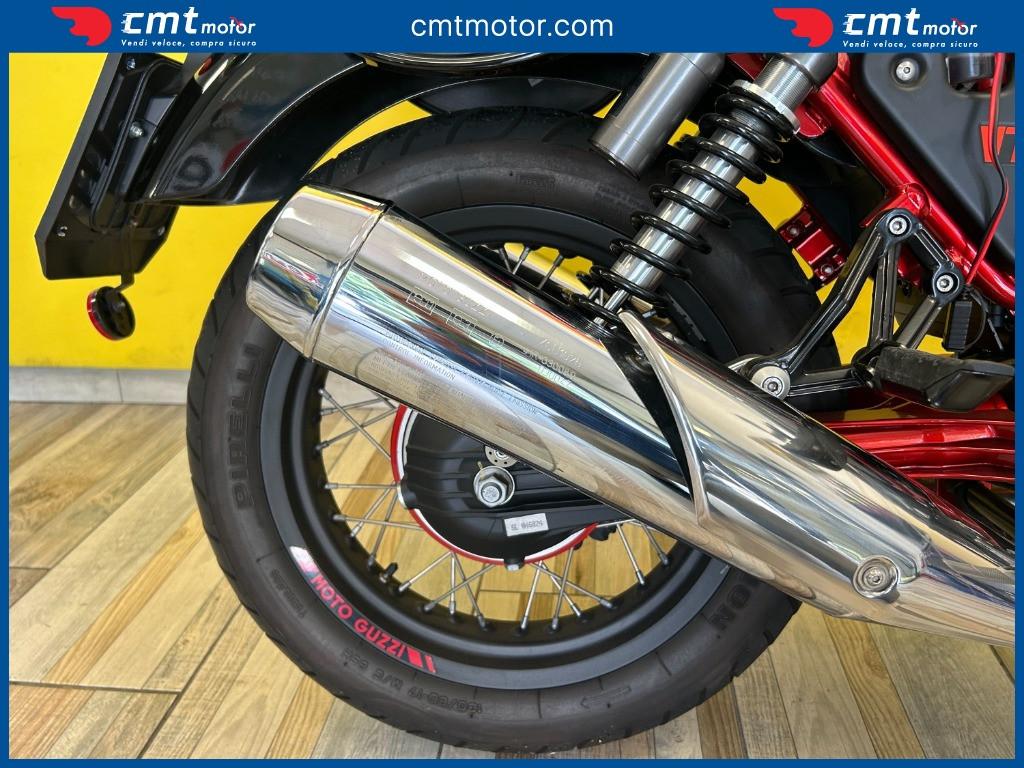 Moto Guzzi V7 - 2015