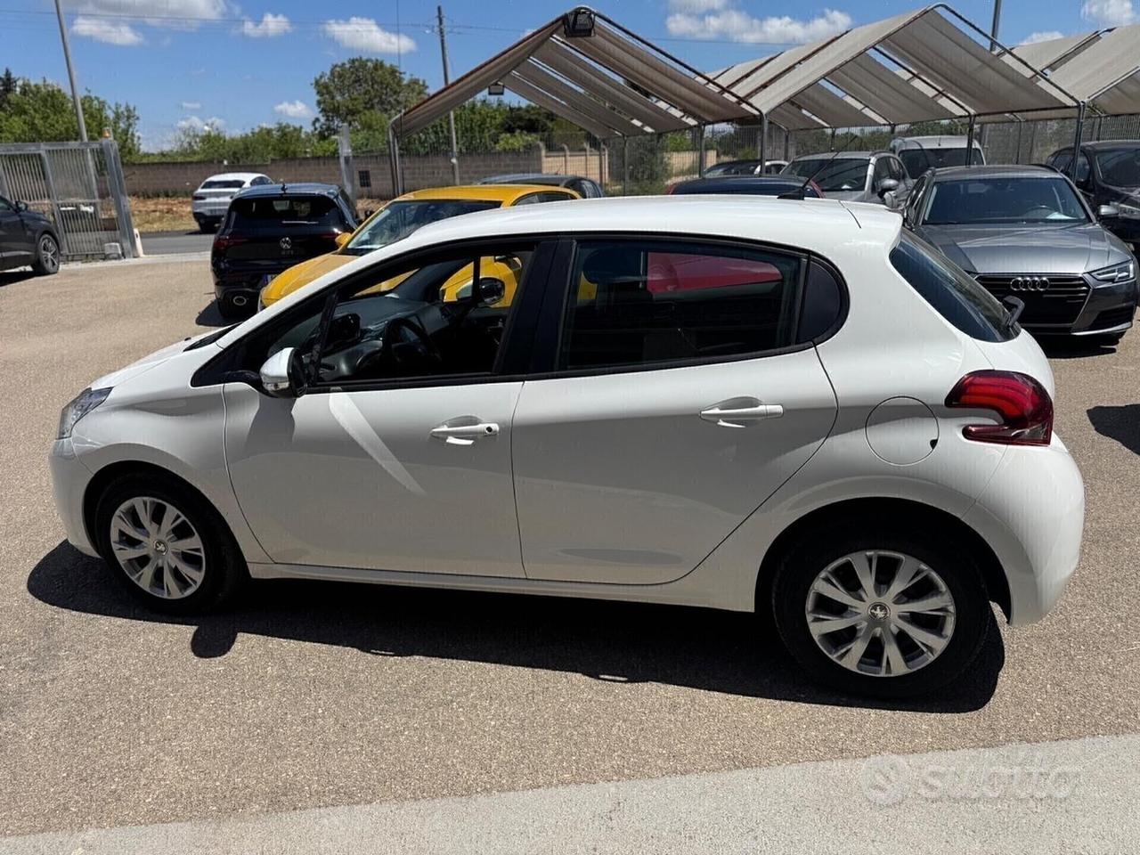Peugeot 208 BlueHDi 100 navigaz CASTELLETTO 8