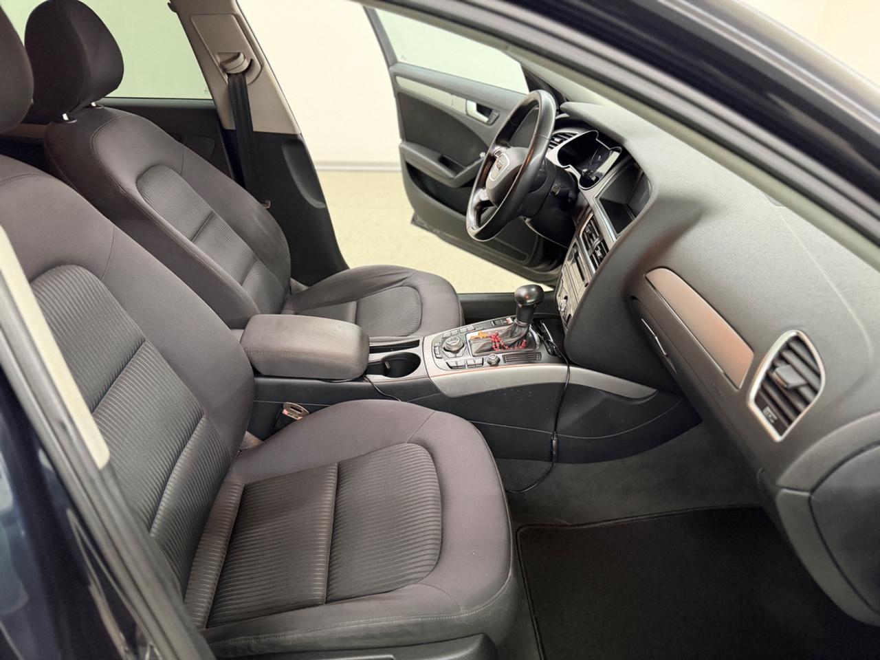 Audi A4 CAMBIO AUTOMATICO (anno 2017)