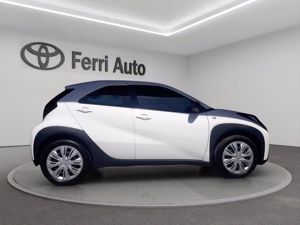 TOYOTA Aygo x 1.0 active 72cv del 2025