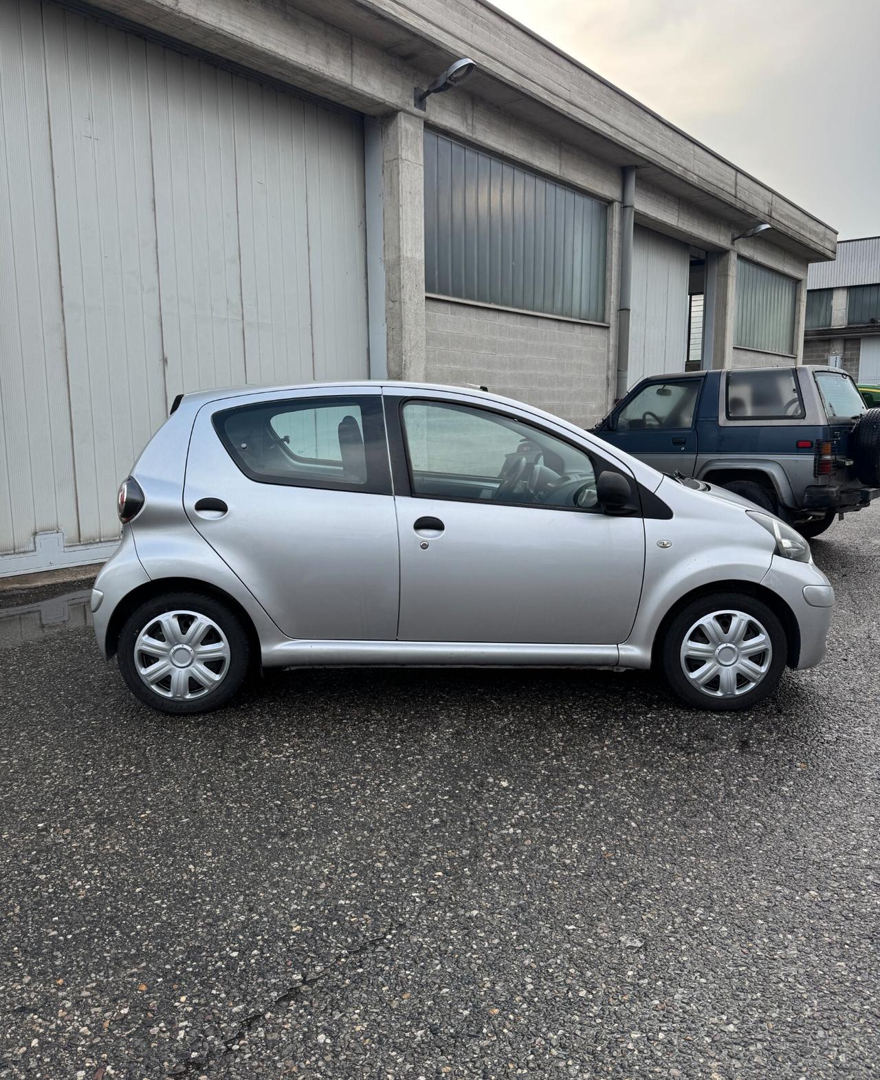 Toyota Aygo 1.0 50kW Benz 5p *67.000 km*UNICO proprietario*