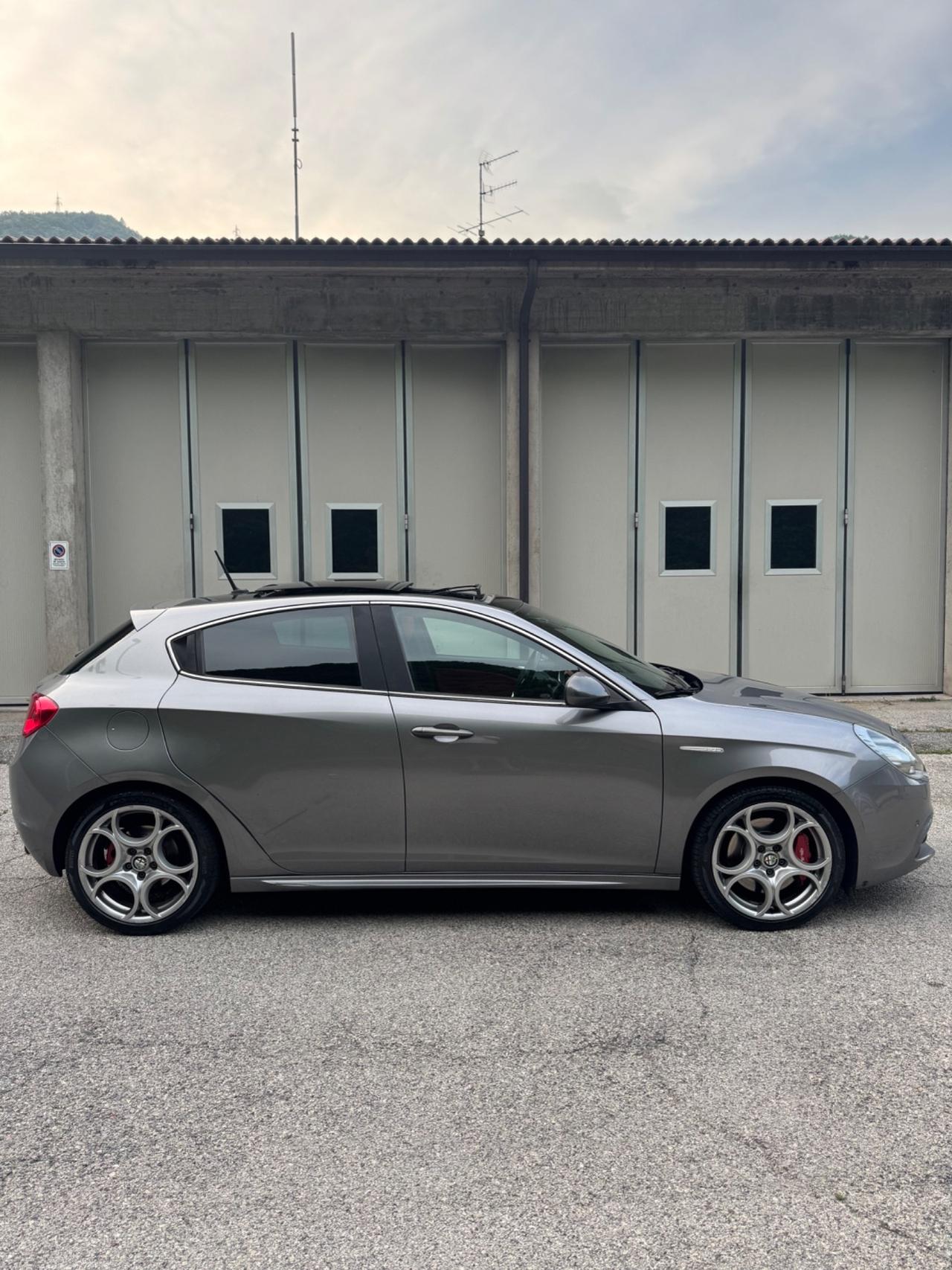 Alfa Romeo Giulietta 1750 Turbo TCT Quadrifoglio Verde