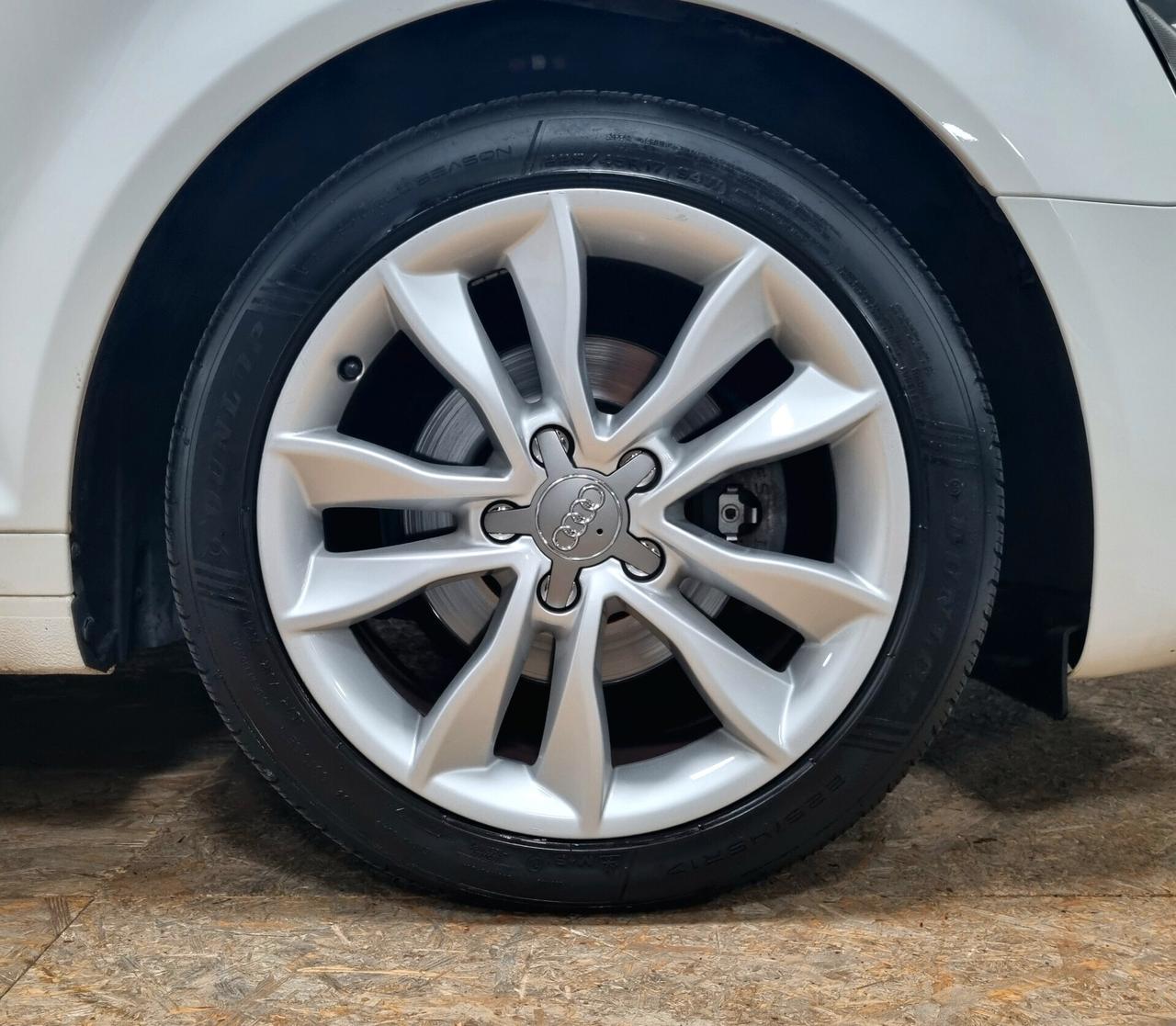 AUDI A3 1.6 TDI 105 CV S tronic AMBITION