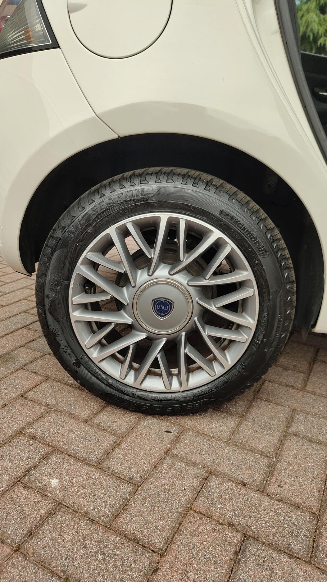 Lancia Ypsilon 1.2 Gold OK NEO PATENTATI