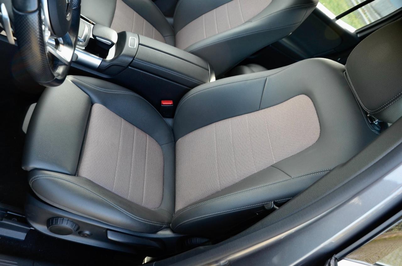 MERCEDES EQB 300 SPORT 4MATIC 228cv, SERVICE MERCEDES, UFF ITALIANA, FULL LED, RETROCAMERA, PERMUTE