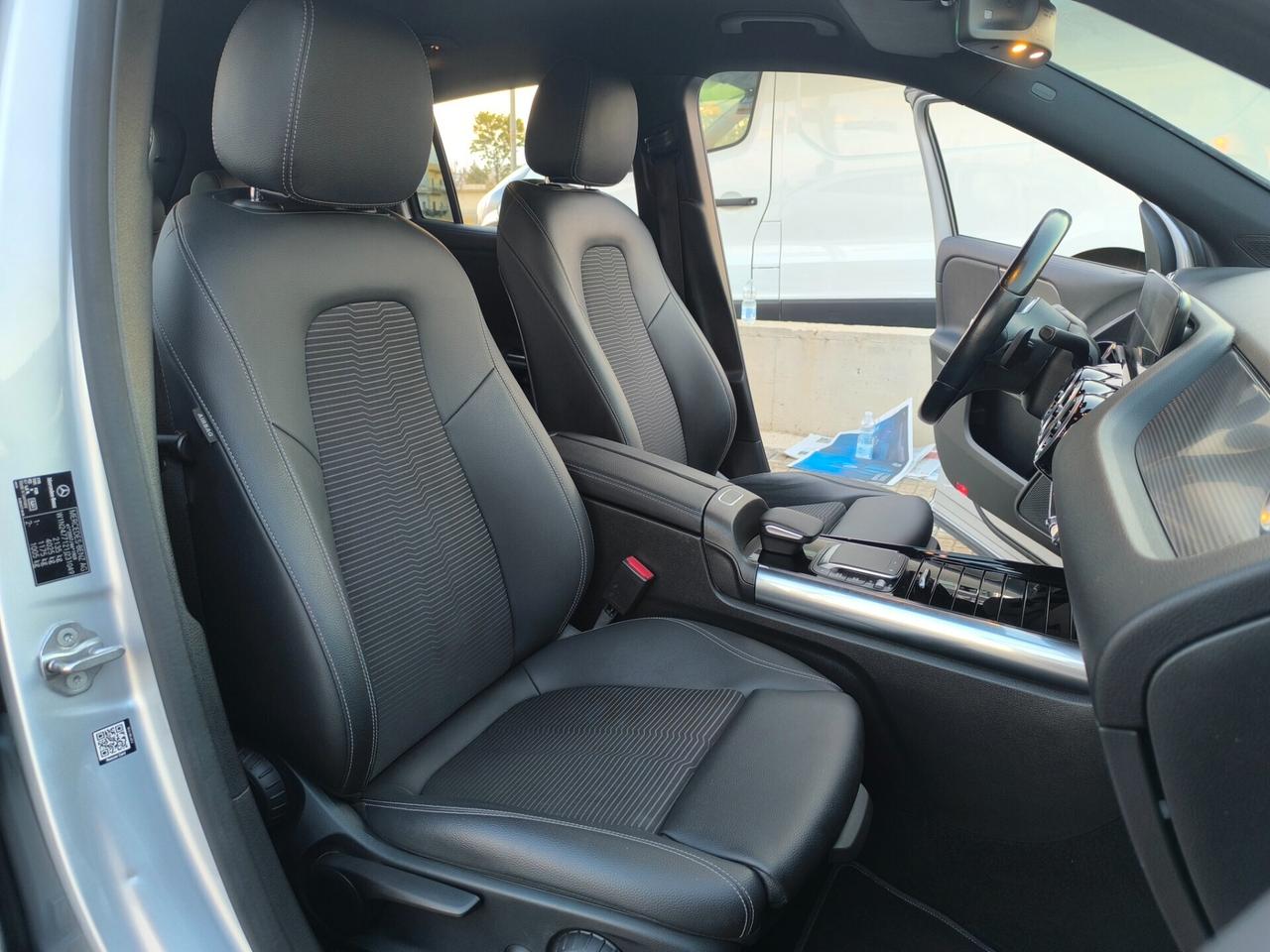 MERCEDES BENZ GLA 200 CDI 150cv SPORT PLUS LUCI AMBIENT