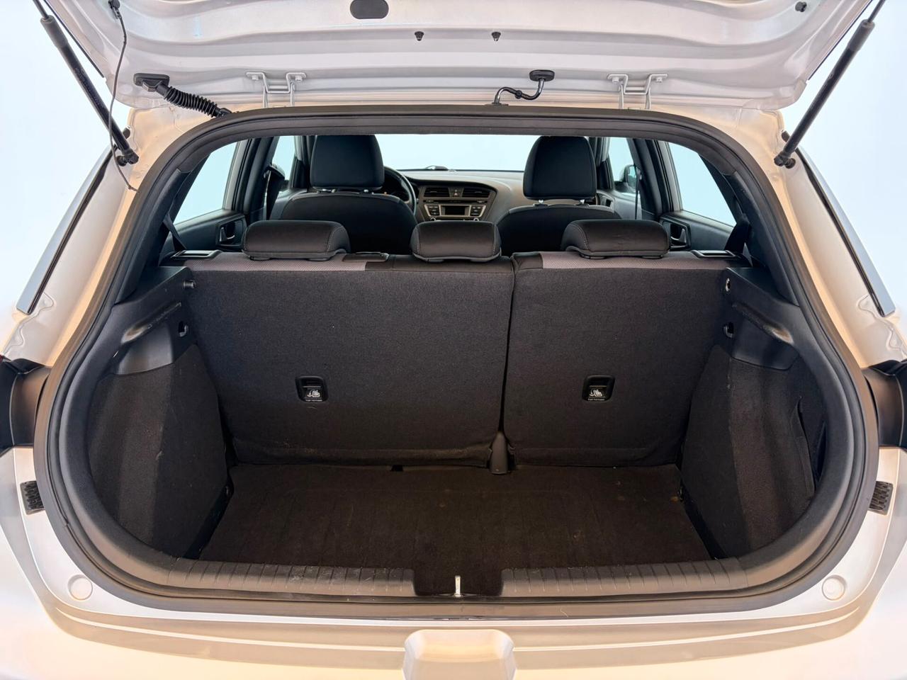 Hyundai i20 5p 1.2 Classic 75cv *NEOPATENTATI*