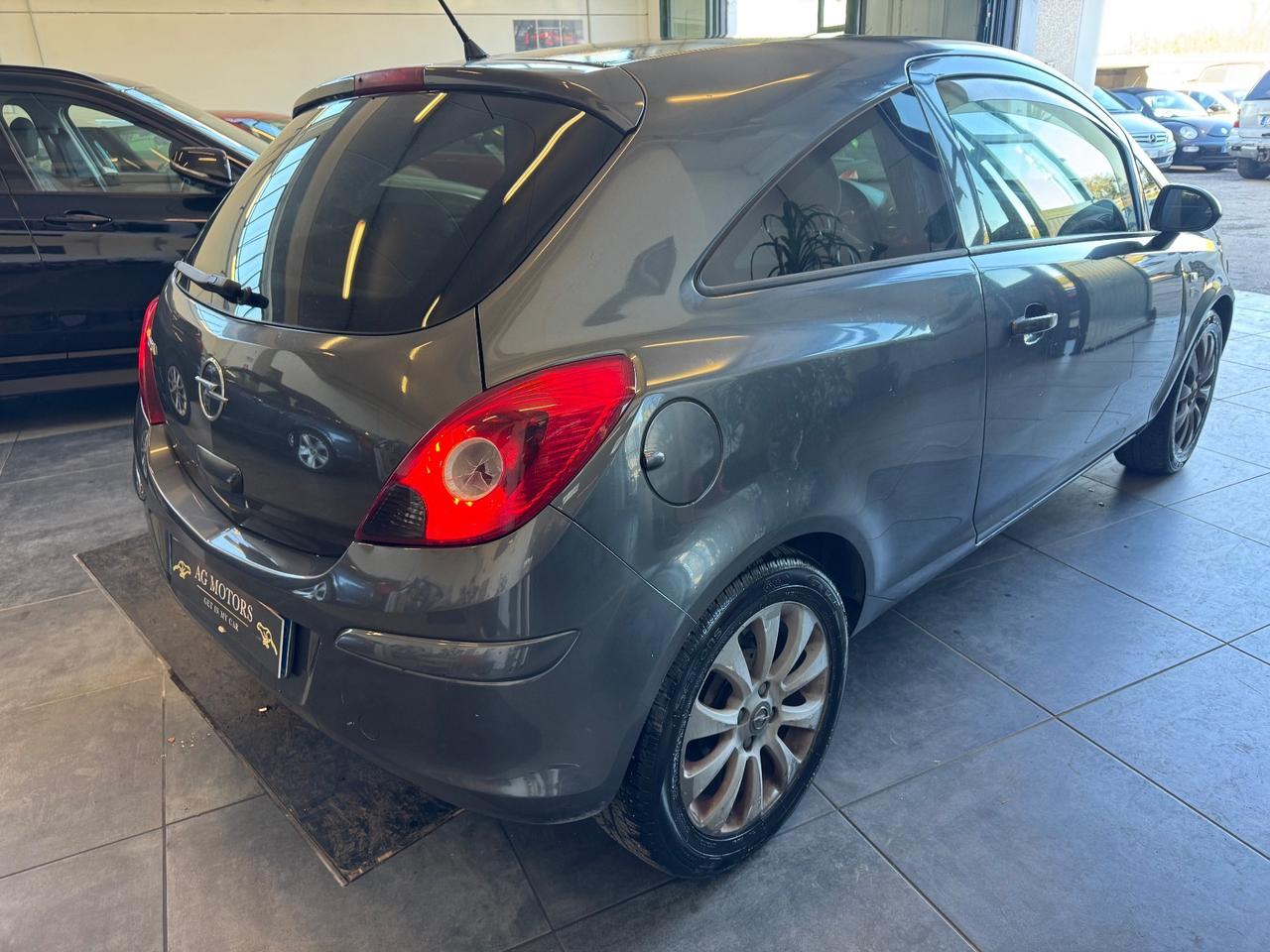 Opel Corsa 1.2 3 porte 123.000KM NEOPATENTATI