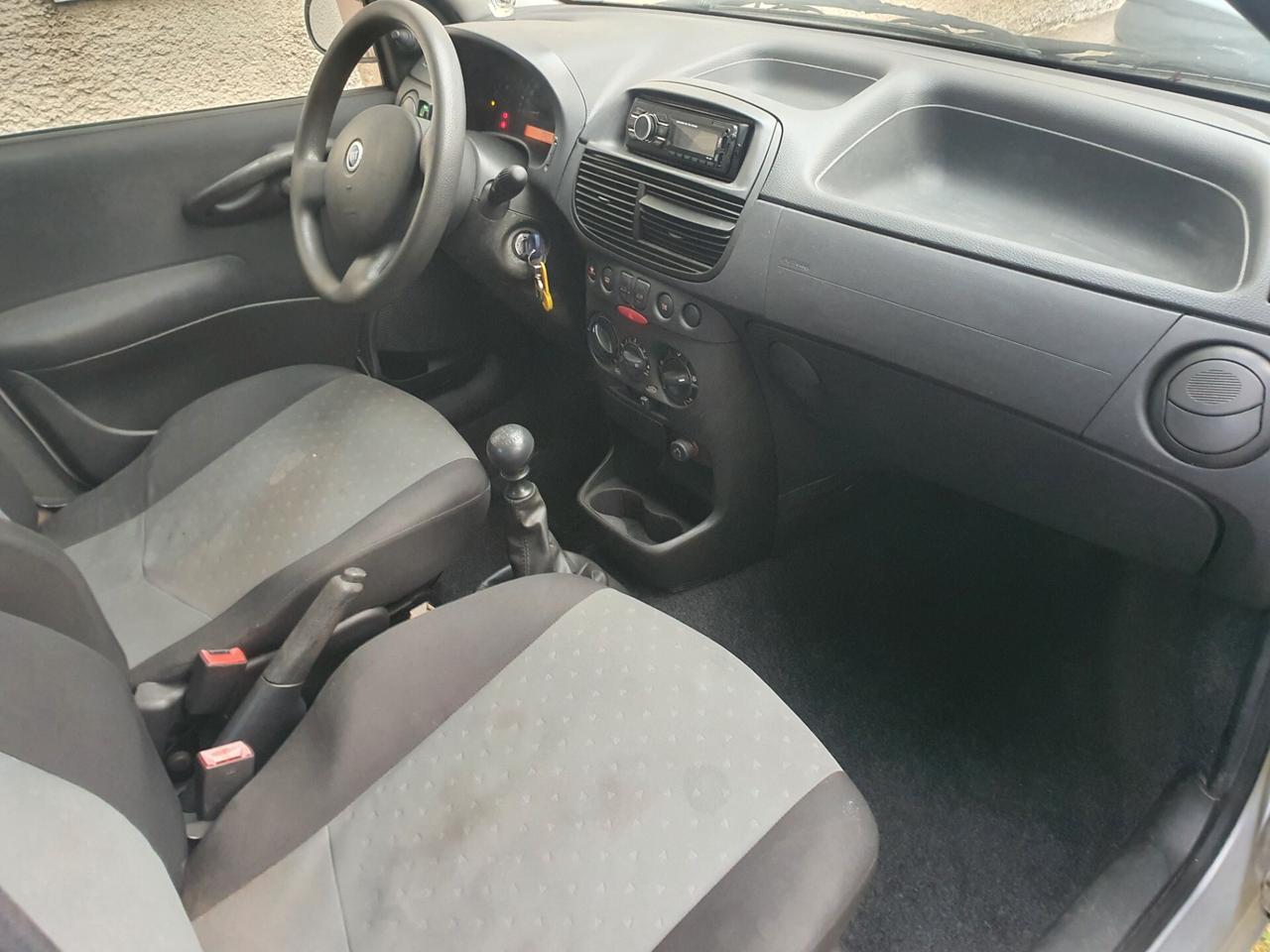 Fiat Punto 1.2 5 porte Active Natural Power