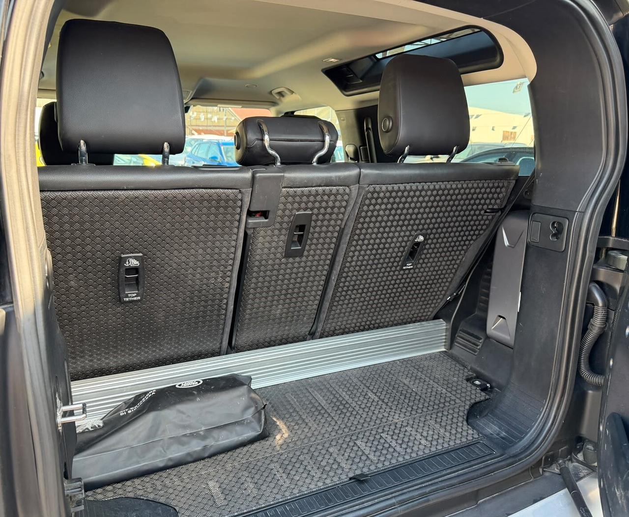 Land Rover Defender 3.0D 250 CV AWD X-Dynamic HSE