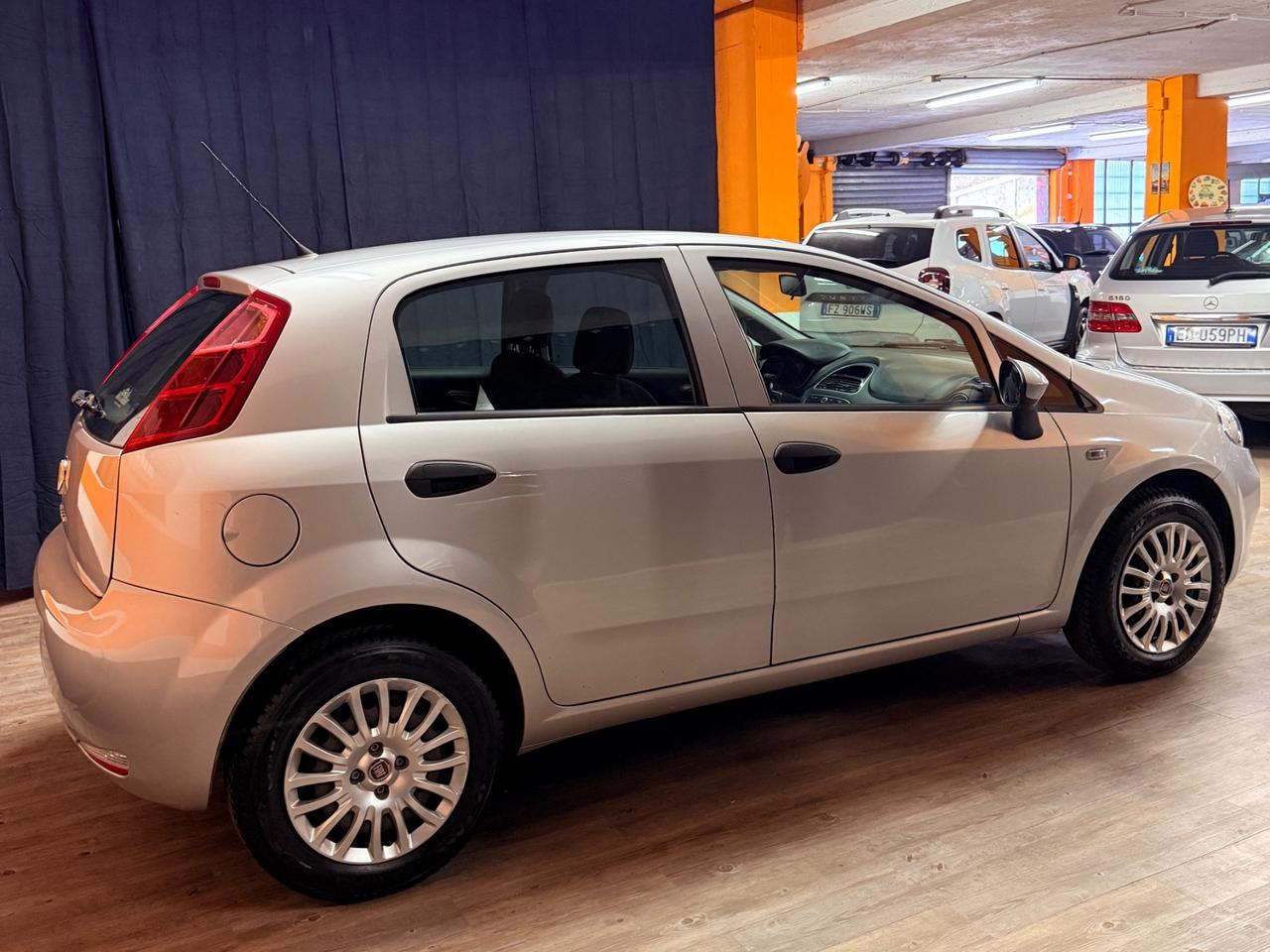 MAGNIFICA FIAT PUNTO CON SOLI 57.954 KM UNICO PROPRIETARIO