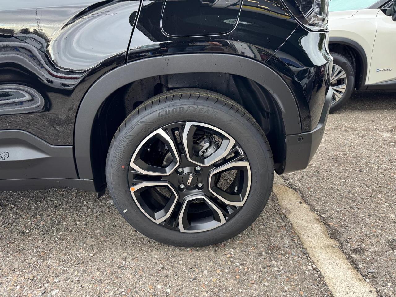 Jeep Avenger 1.2 turbo e-hybrid mhev Summit fwd 110cv edct6