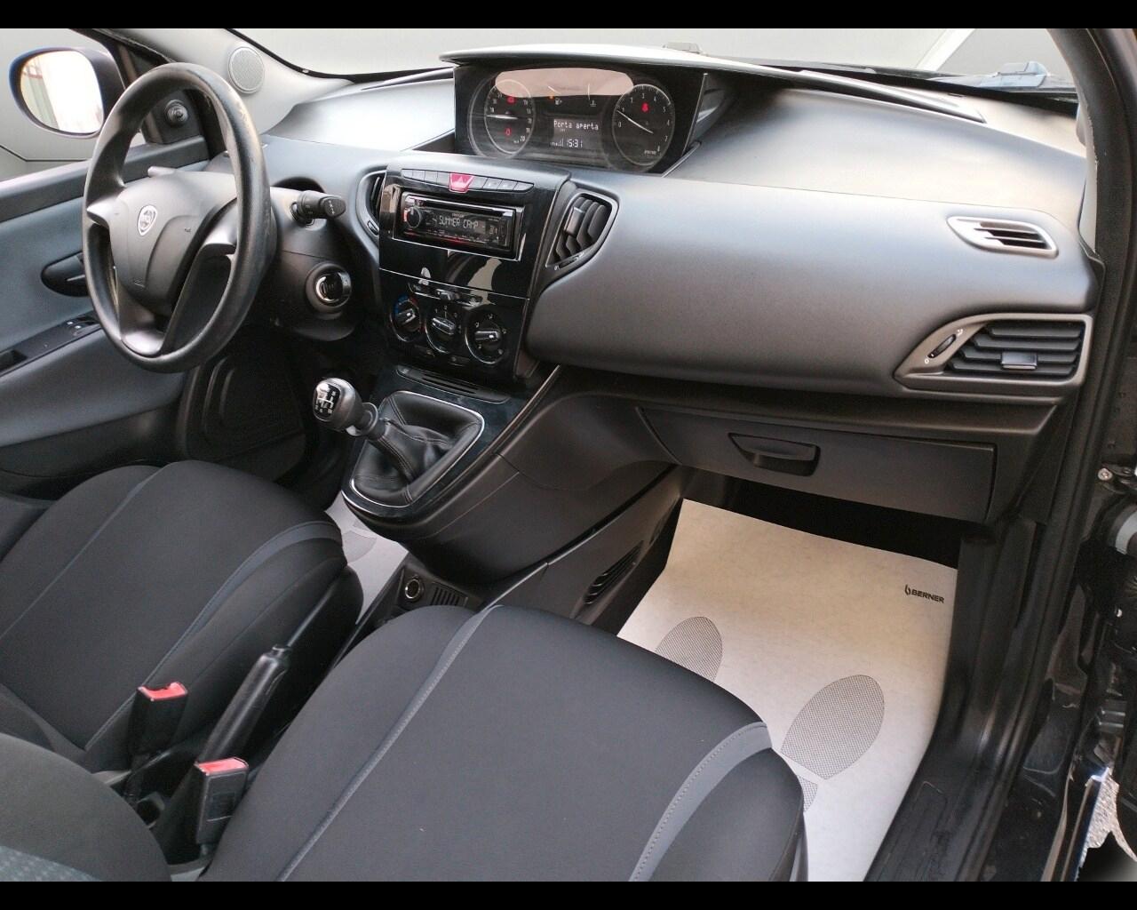 LANCIA Ypsilon 3ª serie Ypsilon 1.2 69 CV 5 po...