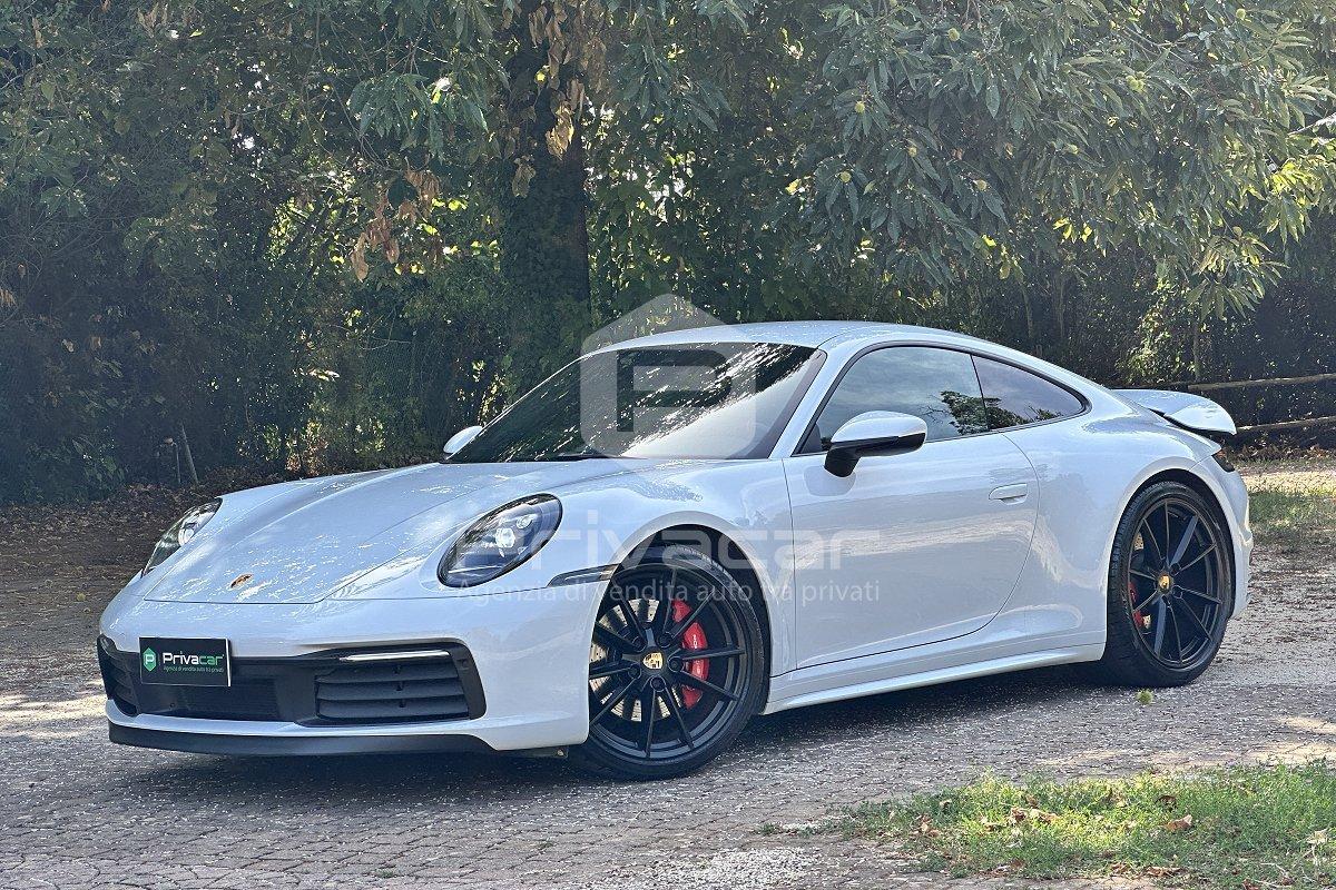 PORSCHE 911 Carrera 4S