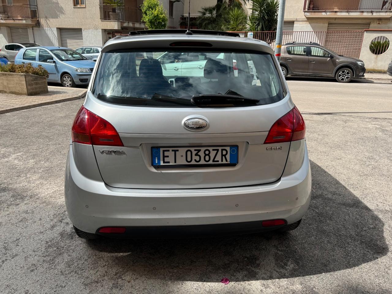 KIA VENGA 1.4 CRDI 90 CV. 6M. TETTO APRIBILE +SENSORI